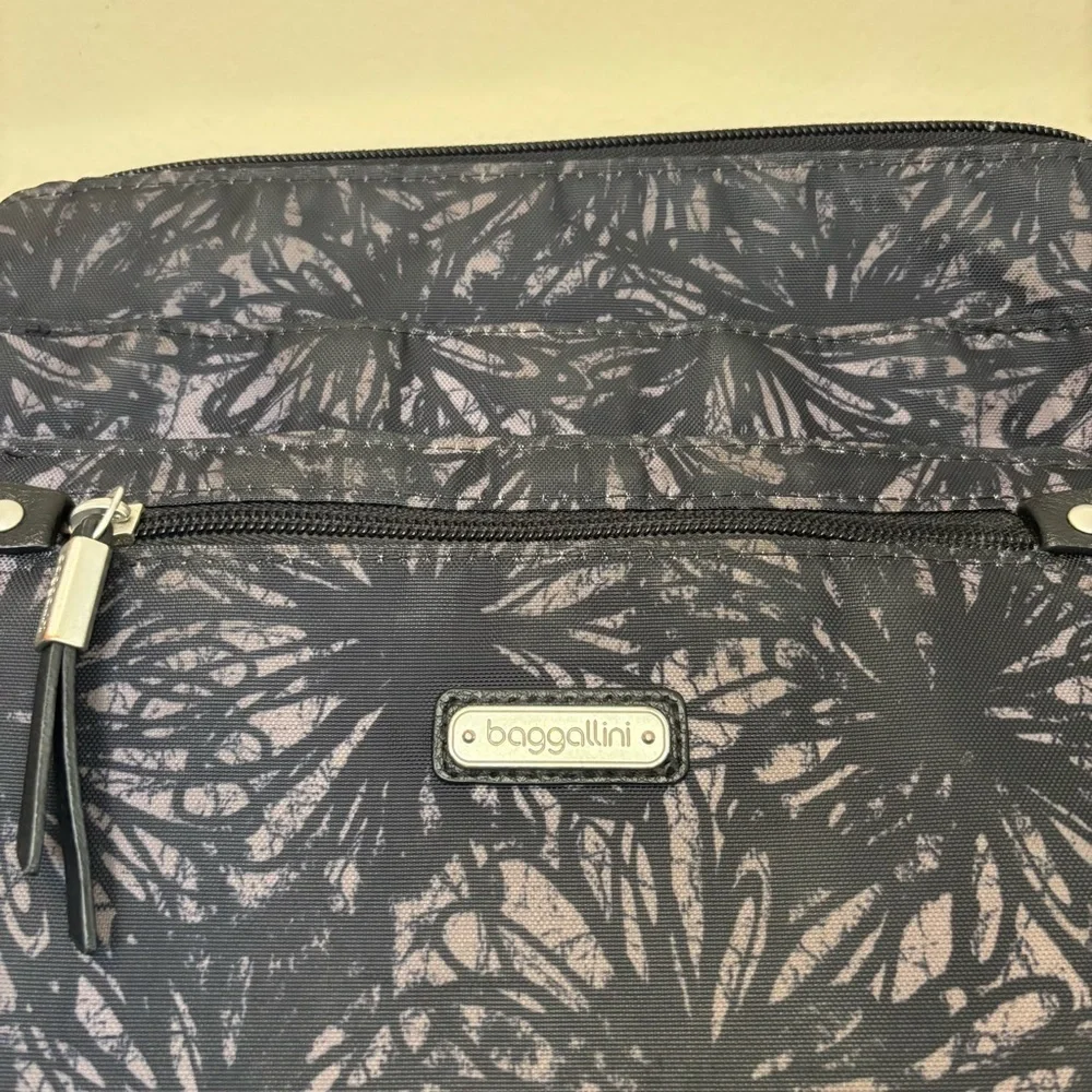 baggallini Go Bagg in Midnight Blossom Print